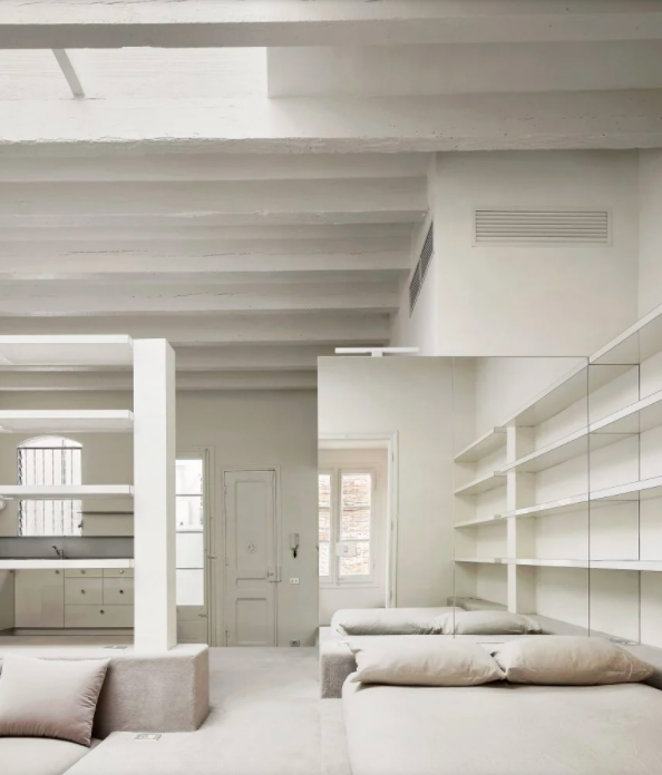 Волшебные зеркала: хитрые приемы для расширения жилого пространства